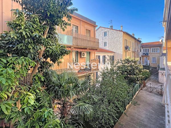 GOLFE JUAN - 3P - 60 m2 - Centre ville - Terrasse - Parking - Cave - Proche mer