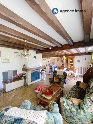 À vendre - Maison traditionnelle, 7 pièces située à Château-la-Vallière (37330)