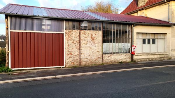 Entrepôt à vendre à Marconnelle - + terrain
