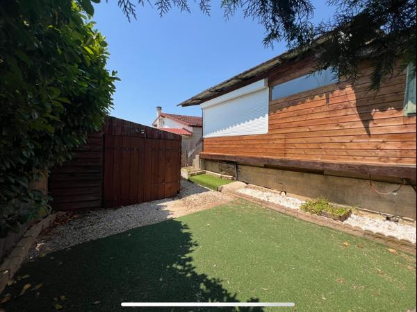 Le Castellet (83330) Maison T 3/4, parc résidentiel de loisir avec piscine