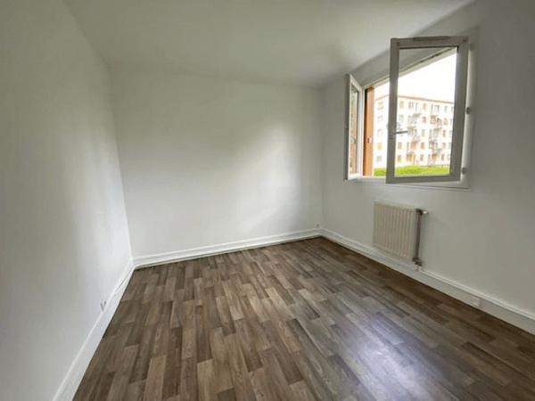 Location Appartement 4 pièces 67.85 m² - 14/16 AVENUE G. FOURREAU Le Plessis Trevise 94420