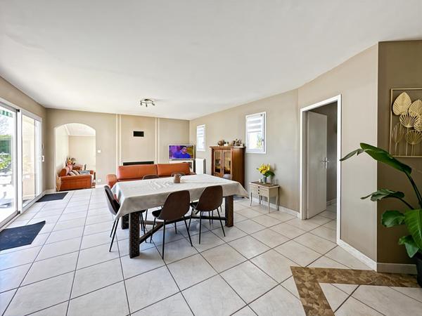 Maison 128m² avec piscine sur 3047m²