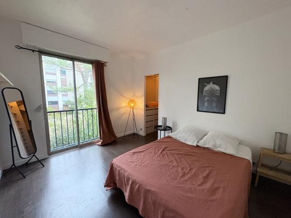 Appartement à louer 1 100 € CC Bordeaux 3 p 77 m² DPE D