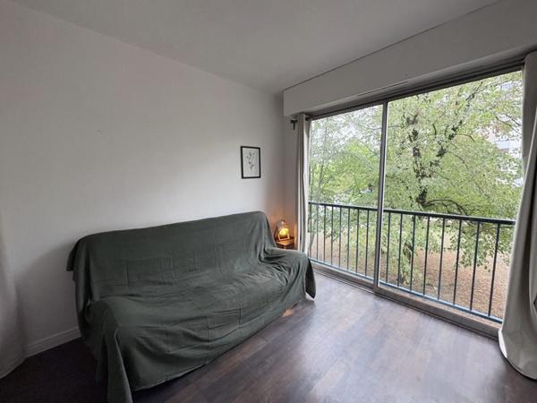 Appartement à louer 1 100 € CC Bordeaux 3 p 77 m² DPE D
