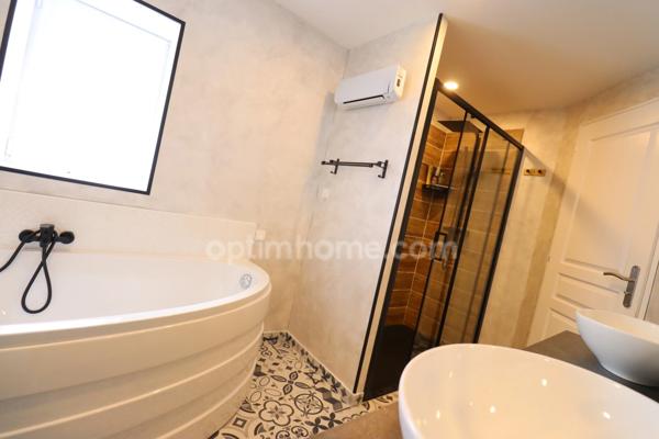 Propriété de Charme - 108 m² - 6 pièces - 4 Chambres - Piscine - Granges et Dépendances - Terrain 7 744 m² - MAGNAC LAVAL (87)