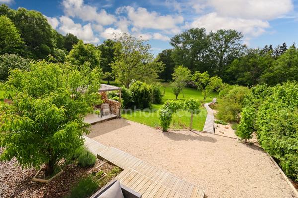 Propriété de Charme - 108 m² - 6 pièces - 4 Chambres - Piscine - Granges et Dépendances - Terrain 7 744 m² - MAGNAC LAVAL (87)