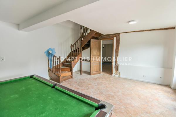 Propriete
                                                                                                                                                                                                                                                                                                                        10 pièce(s)                                                                                                                                                                                                          6 chambre(s)                                                                                                                                                                                                          227  m²