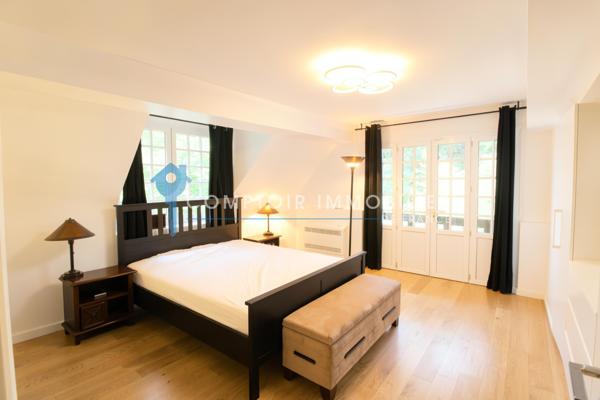 Propriete
                                                                                                                                                                                                                                                                                                                        10 pièce(s)                                                                                                                                                                                                          6 chambre(s)                                                                                                                                                                                                          227  m²