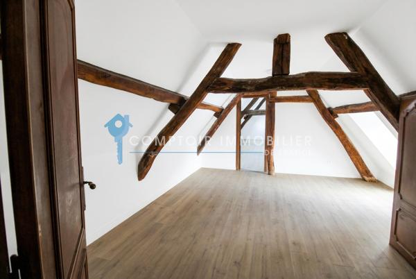 Propriete
                                                                                                                                                                                                                                                                                                                        10 pièce(s)                                                                                                                                                                                                          6 chambre(s)                                                                                                                                                                                                          227  m²