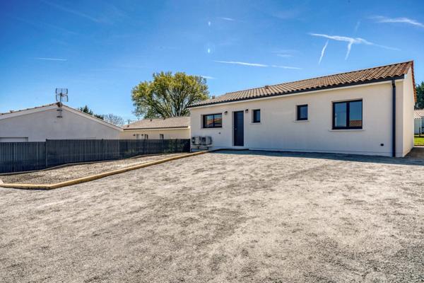 Montlieu-la-Garde (17210) Maison 4 pièces de 90m2 habitables sur parcelle d'environ 600m2