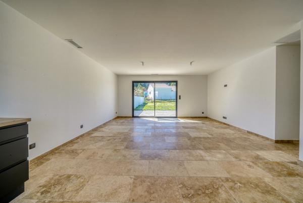 Montlieu-la-Garde (17210) Maison 4 pièces de 90m2 habitables sur parcelle d'environ 600m2