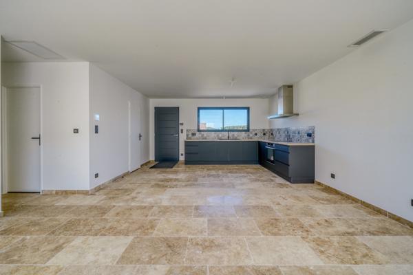 Montlieu-la-Garde (17210) Maison 4 pièces de 90m2 habitables sur parcelle d'environ 600m2