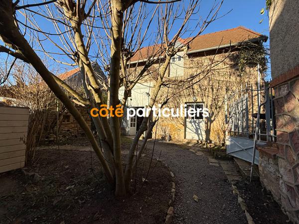 Vente Maison bourgeoise222 m² - 8 Pièces - Saint-Amand Montrond (18200)