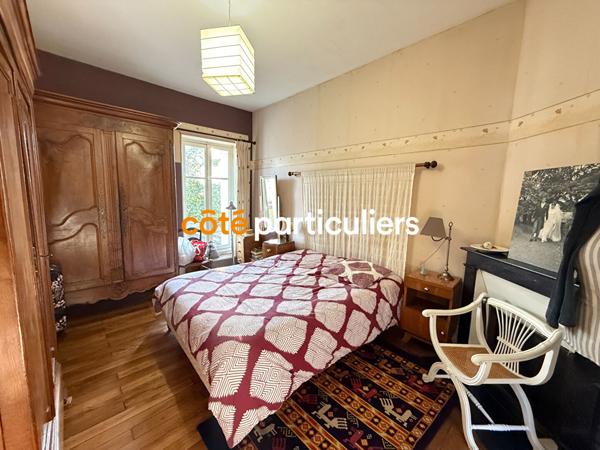 Vente Maison bourgeoise222 m² - 8 Pièces - Saint-Amand Montrond (18200)