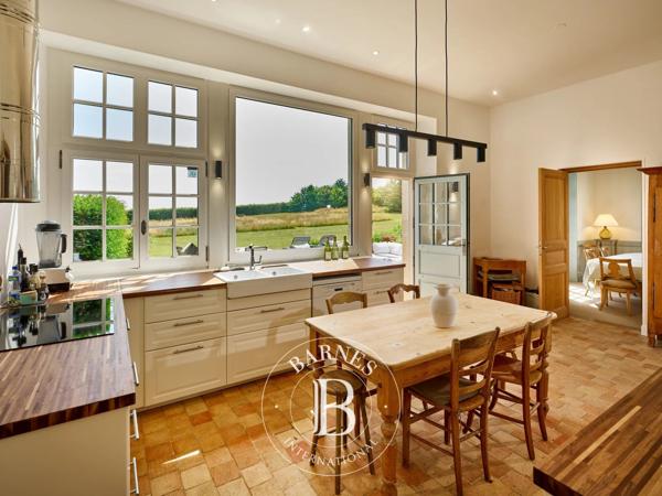 Beaune, Maison 5 Chambres -  397 m² à vendre
