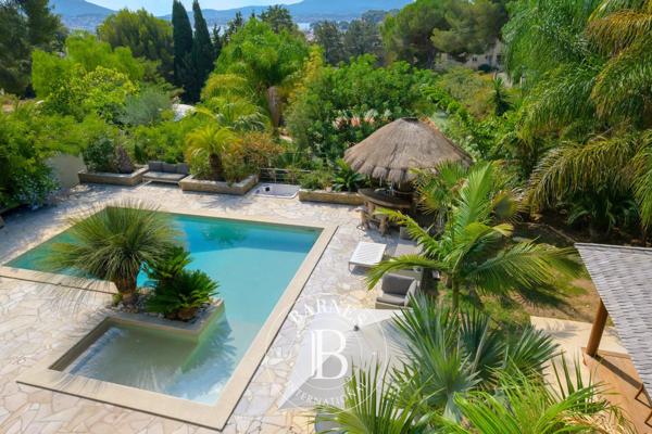 Sanary-sur-Mer, Maison 4 Chambres -  400 m² à vendre