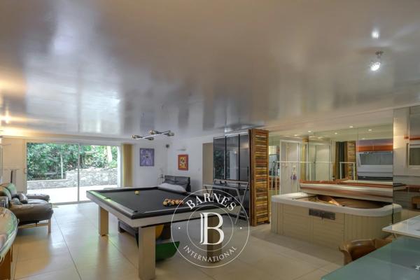 Sanary-sur-Mer, Maison 4 Chambres -  400 m² à vendre