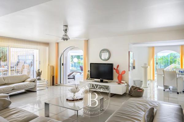 Sanary-sur-Mer, Maison 4 Chambres -  400 m² à vendre