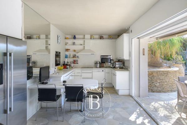 Sanary-sur-Mer, Maison 4 Chambres -  400 m² à vendre