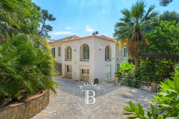 Sanary-sur-Mer, Maison 4 Chambres -  400 m² à vendre
