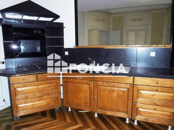 Location Appartement 3 pièces 71 m² - HOTEL FAVIER Chambery 73000