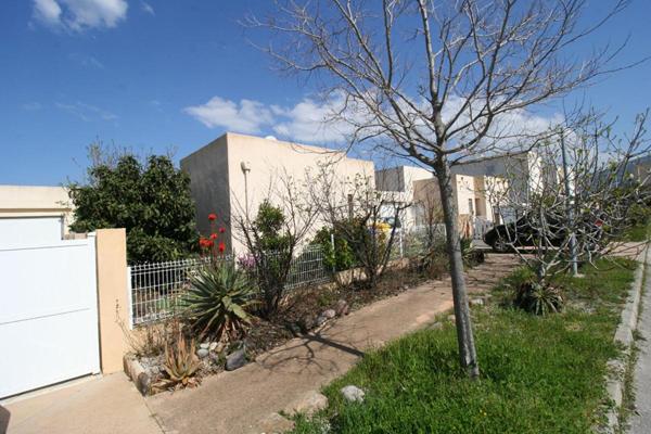 -CALVI- MAISON INDEPENDANTE DE PLEIN PIED  SECTEUR PRIVILEGIE JARDIN