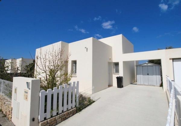 -CALVI- MAISON INDEPENDANTE DE PLEIN PIED  SECTEUR PRIVILEGIE JARDIN