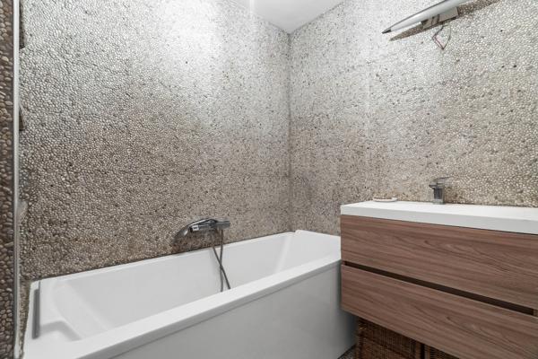 PARIS (75012) - QUARTIER DE PICPUS - T3/T4 - 86M2 - TRÈS CALME – TRÈS LUMINEUX – TRAVERSANT - DEUX LOGGIAS (9M2) - DPE C