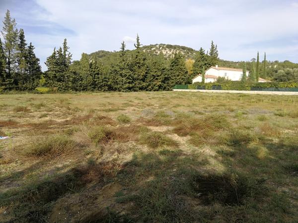 SAINT PAUL TROIS CHÂTEAUX - Terrain à bâtir viabilisé de 1488 m² - Hors lotissement  Saint-Paul-Trois-Châteaux (26130)