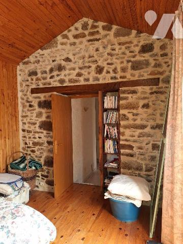A Vendre, à ST HILAIRE DU MAINE (53380). Dans Hameau, une maison à usage d'habitation, comprena...
