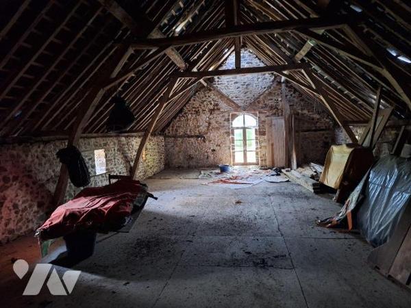 A Vendre, à ST HILAIRE DU MAINE (53380). Dans Hameau, une maison à usage d'habitation, comprena...