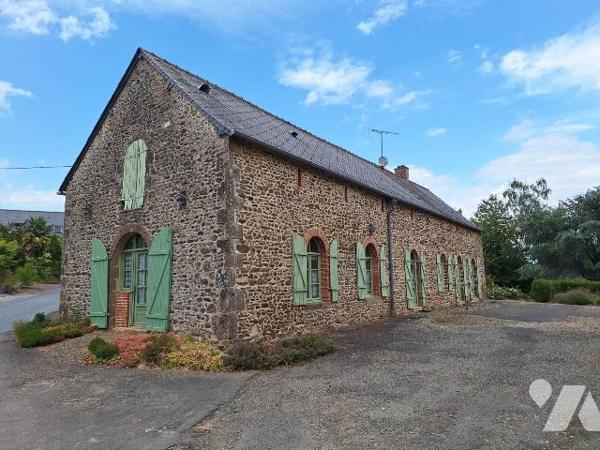 A Vendre, à ST HILAIRE DU MAINE (53380). Dans Hameau, une maison à usage d'habitation, comprena...