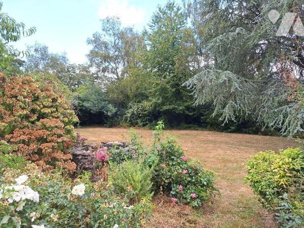 A Vendre, à ST HILAIRE DU MAINE (53380). Dans Hameau, une maison à usage d'habitation, comprena...