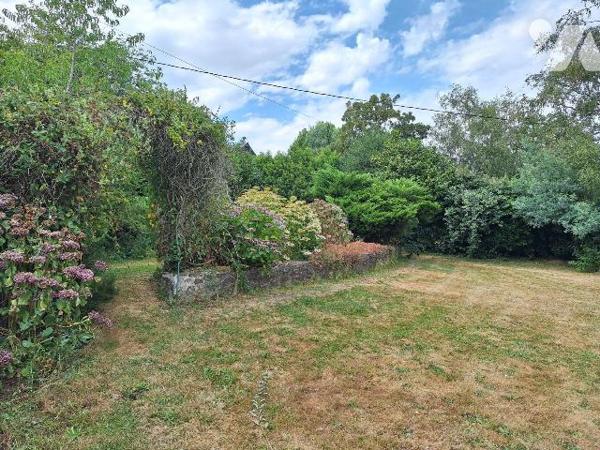 A Vendre, à ST HILAIRE DU MAINE (53380). Dans Hameau, une maison à usage d'habitation, comprena...