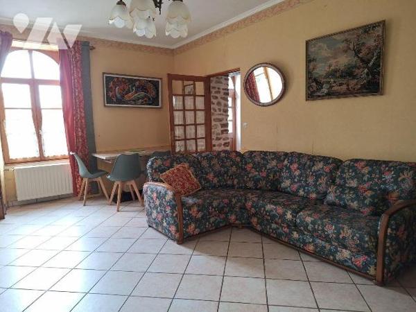 A Vendre, à ST HILAIRE DU MAINE (53380). Dans Hameau, une maison à usage d'habitation, comprena...