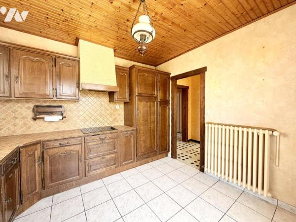 Maison - Proche commerces / Beau Terrain - SAINT-MICHEL-CHEF-CHEF