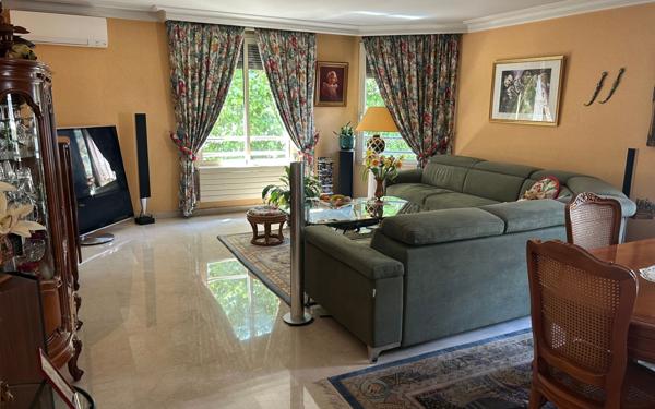 Appartement à vendre    3 pièces • 95,03 m2 Lyon 3