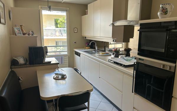 Appartement à vendre    3 pièces • 95,03 m2 Lyon 3