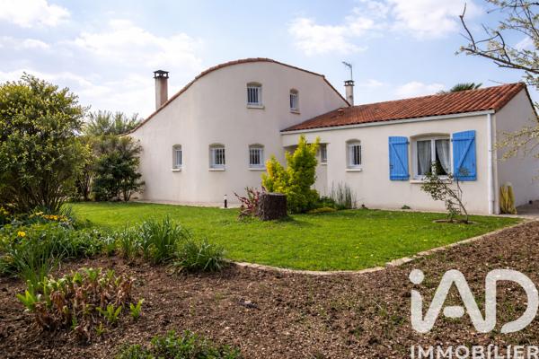 Maison à vendre 6 pièces 128 m² Aiffres