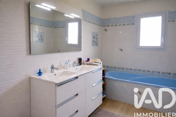 Maison à vendre 6 pièces 128 m² Aiffres