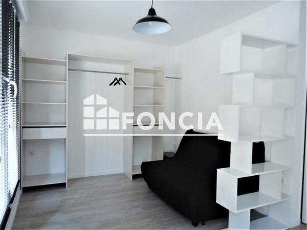 Location Studio meublé 29.6 m² - 13 RUE JULIEN SALLES Flers 61100