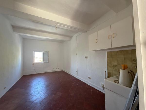 Maison en plein coeur du village Cabries à rénovée