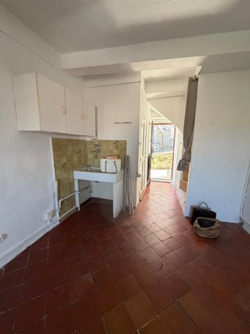 Maison en plein coeur du village Cabries à rénovée