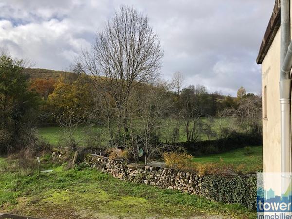 Maison de 3 appartements deux T2 et un T3