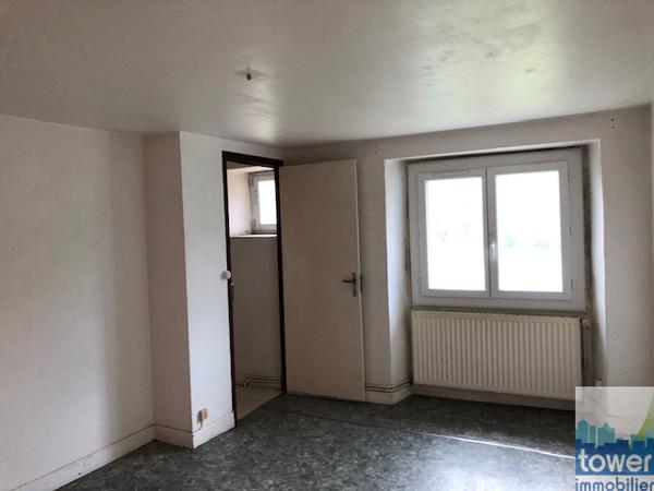 Maison de 3 appartements deux T2 et un T3