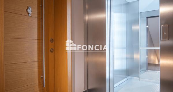 Location Local commercial 5 pièces 67.5 m² - Audincourt 25400