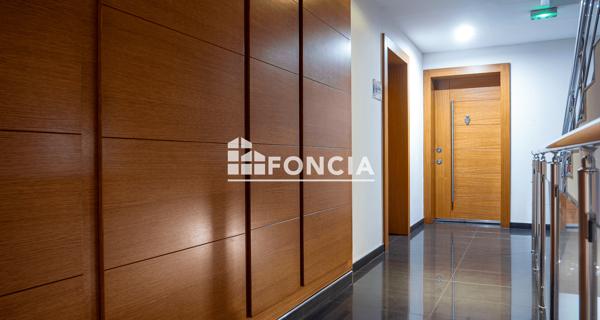 Location Local commercial 5 pièces 67.5 m² - Audincourt 25400