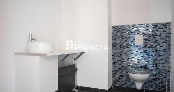 Location Local commercial 5 pièces 67.5 m² - Audincourt 25400