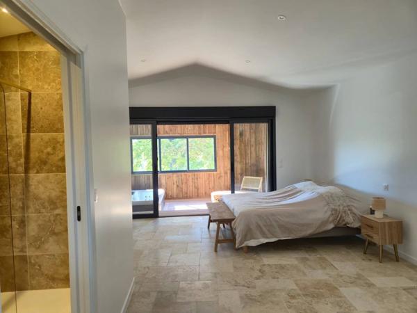 Maison neuve de 190 m² qui mélange le style urbain et une touche de Bali