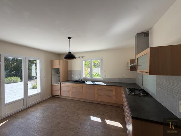 Maison 8 pièce(s) 6 chambre(s) 220 m²